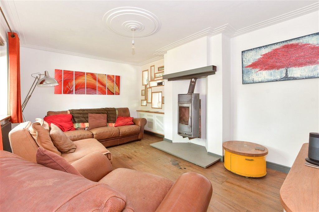 Property photo 3 of 14 Lounge