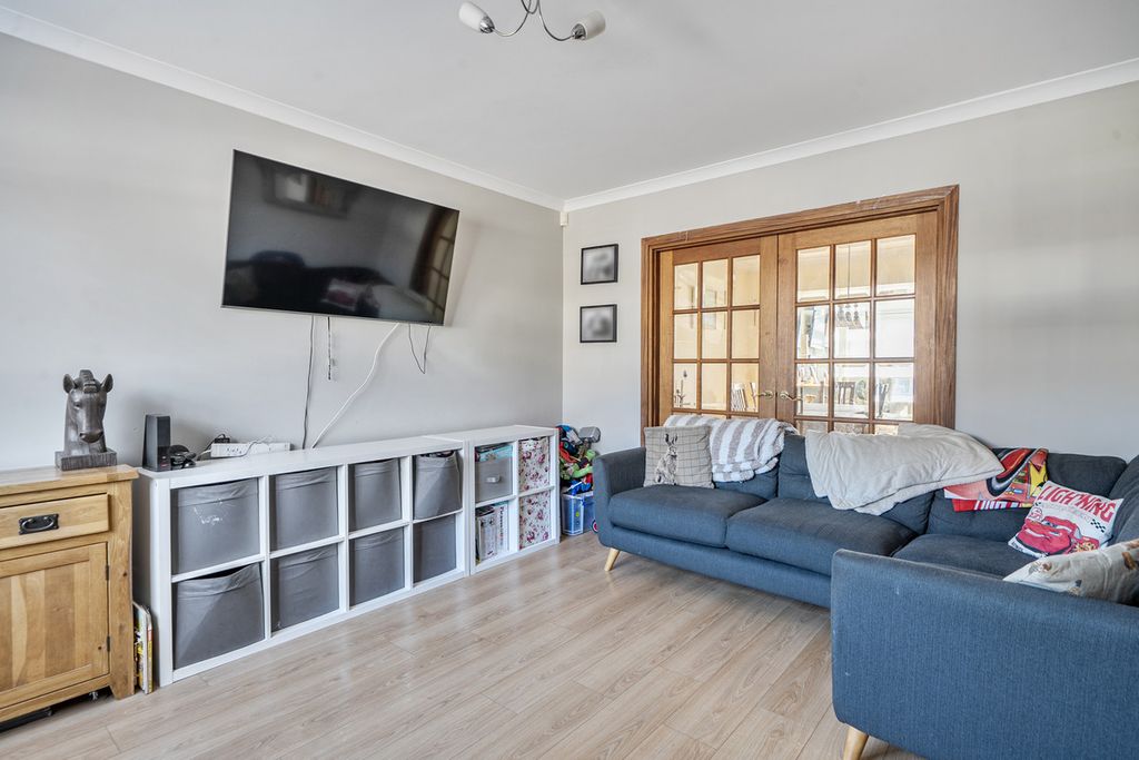 Property photo 2 of 13