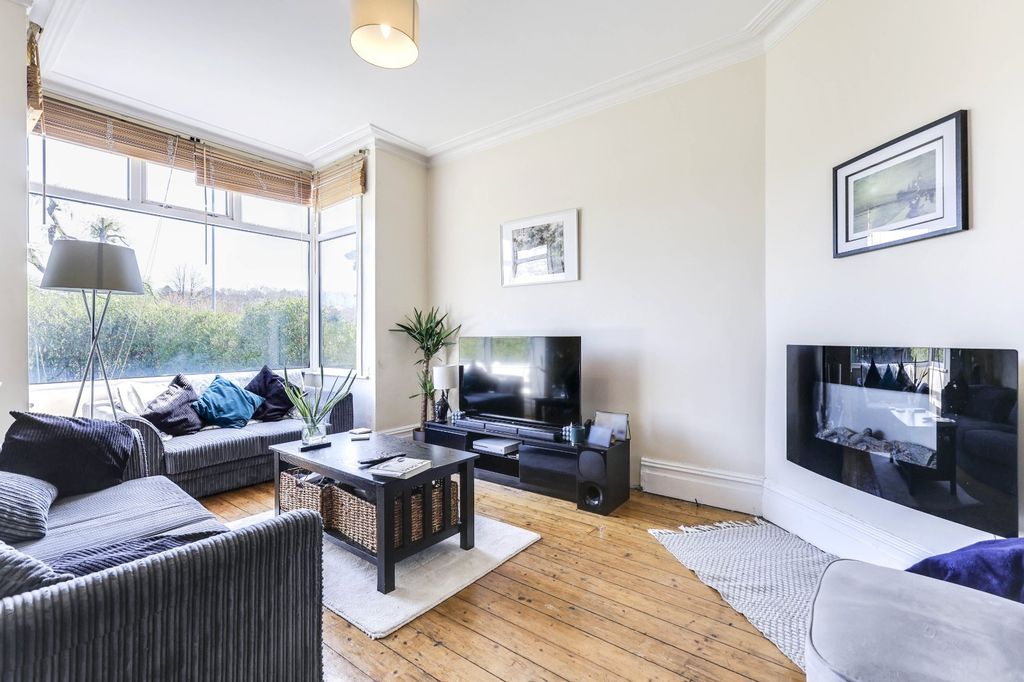 Property photo 2 of 17 Picture No. 08