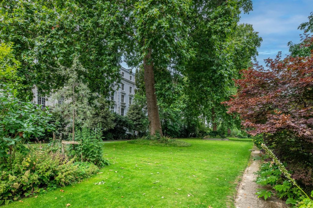 Property photo 1 of 10 Communal Garden