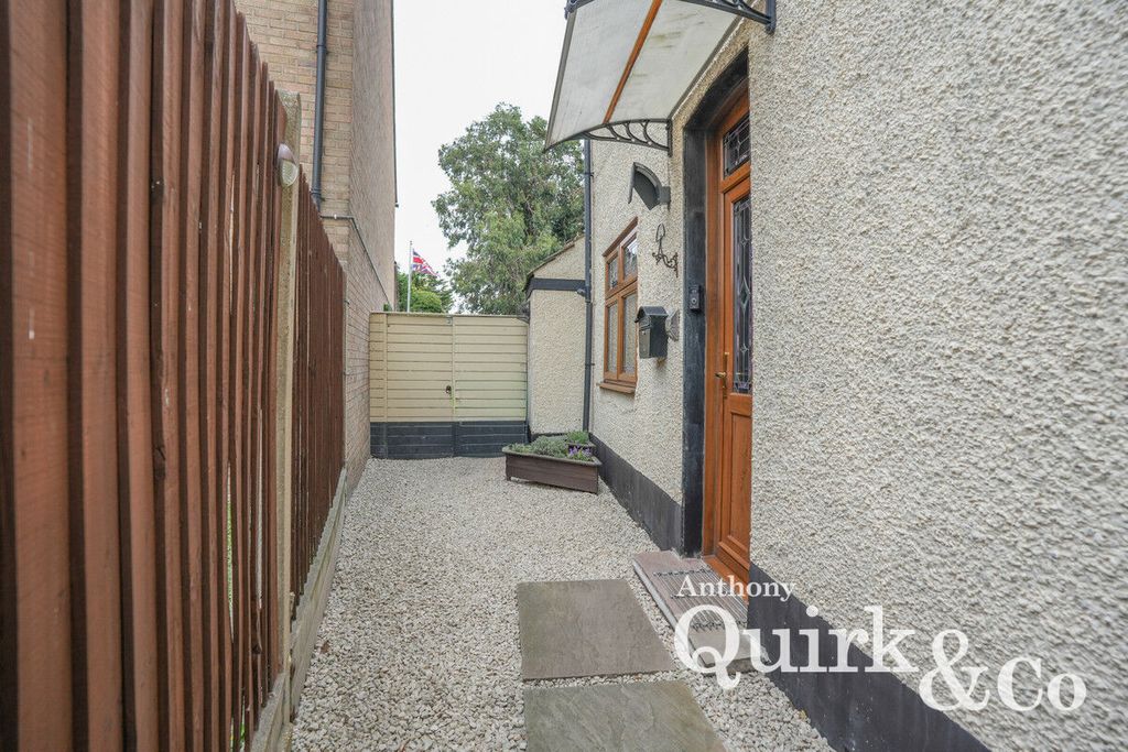 Property photo 3 of 23