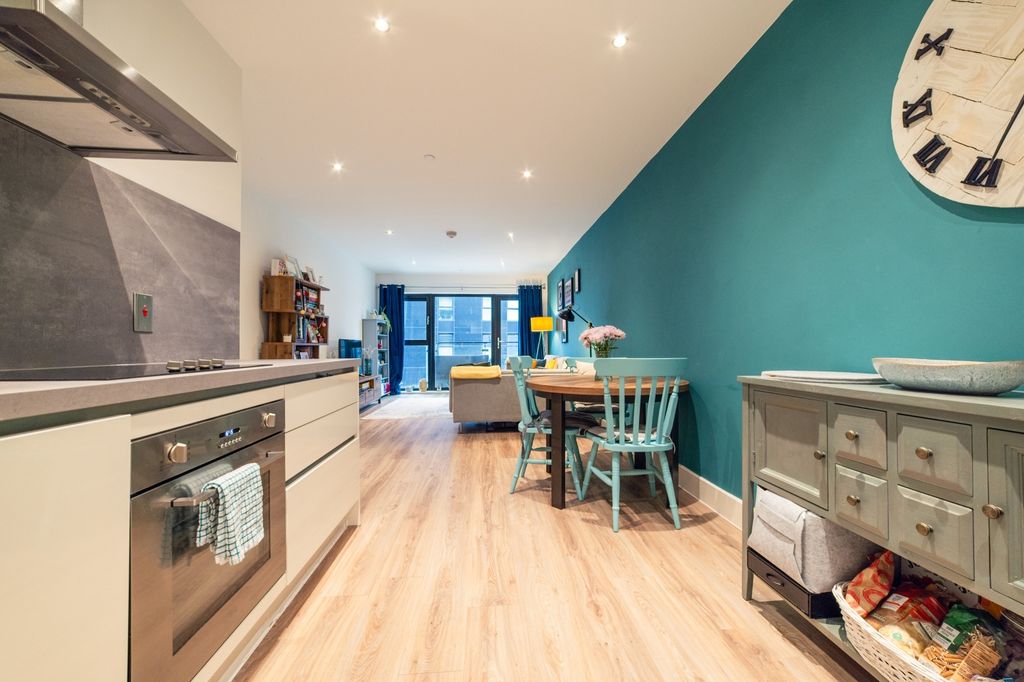 Property photo 2 of 23 Award-Winning Media Team On Every Listing_18