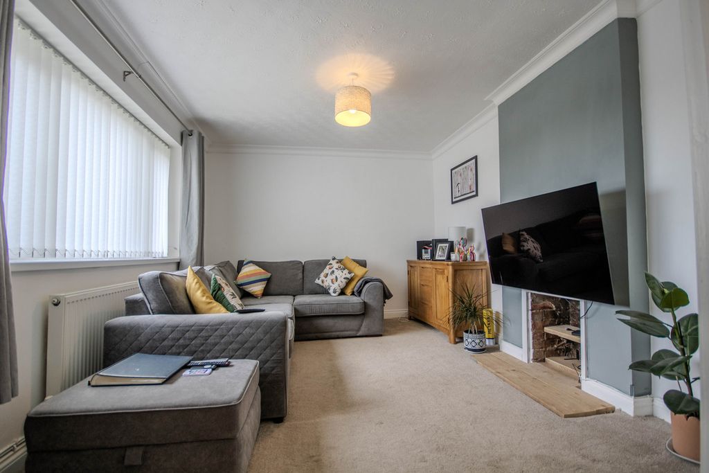 Property photo 1 of 25