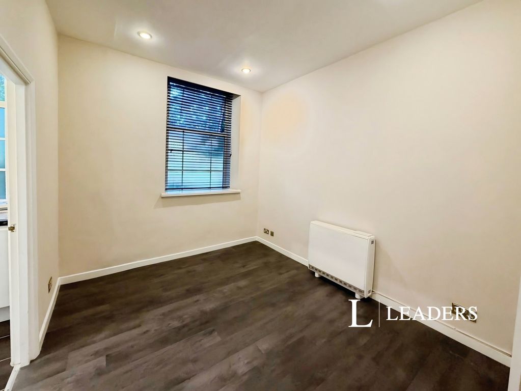 Property photo 3 of 10 Lounge