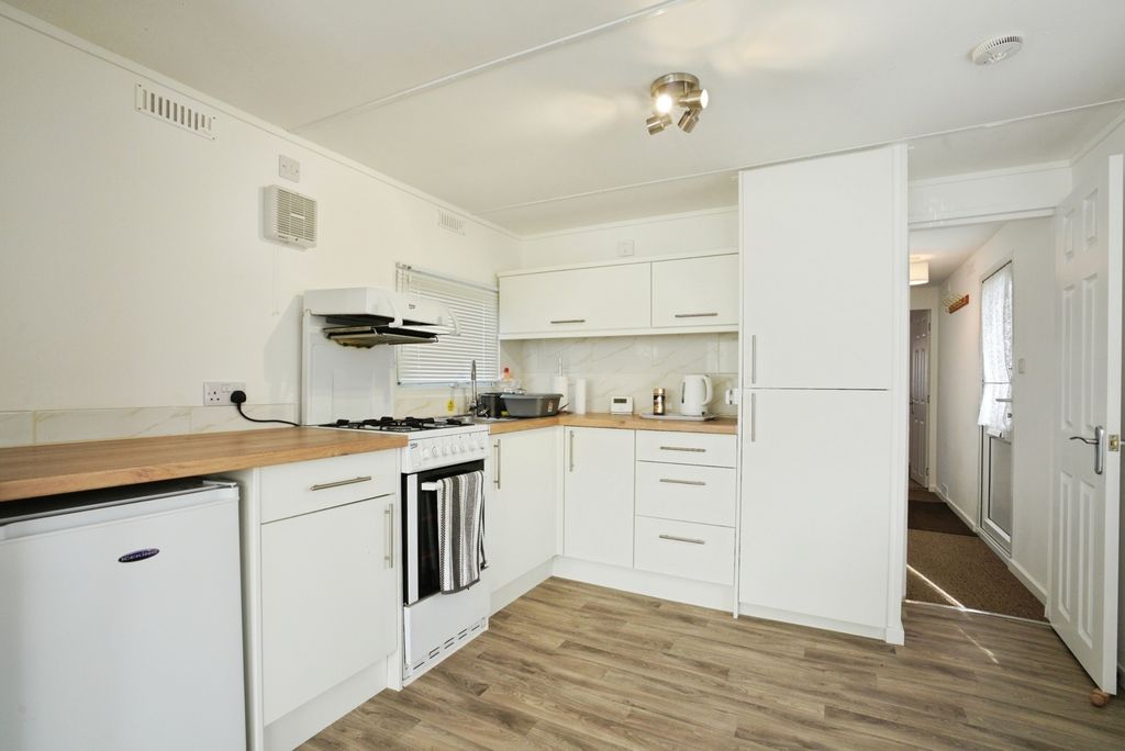 Property photo 2 of 19 Pbox-Img.Jpg