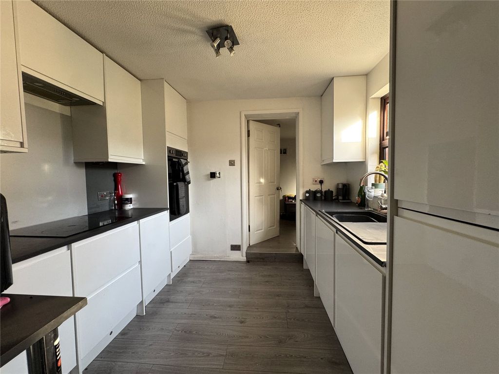 Property photo 3 of 14 Kitchen