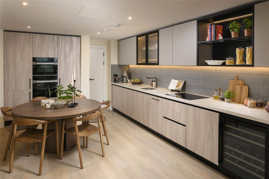 Property photo 2 of 12 Kitchen