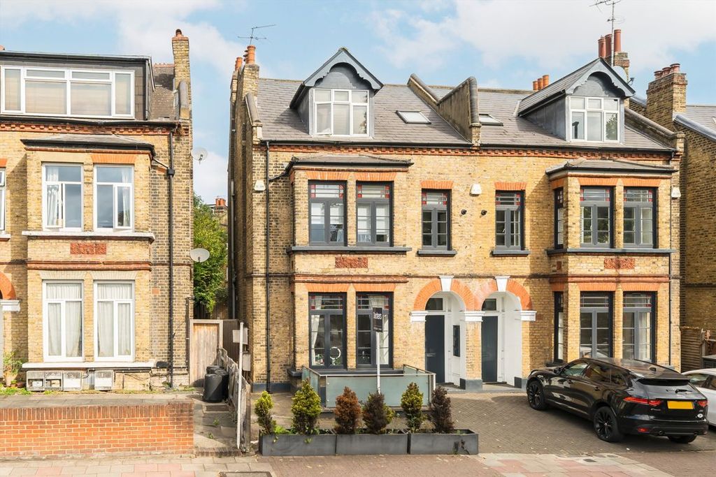 Property photo 1 of 8