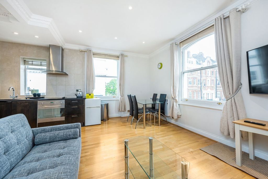 Property photo 3 of 10 20430_Kfh_34c_Walton