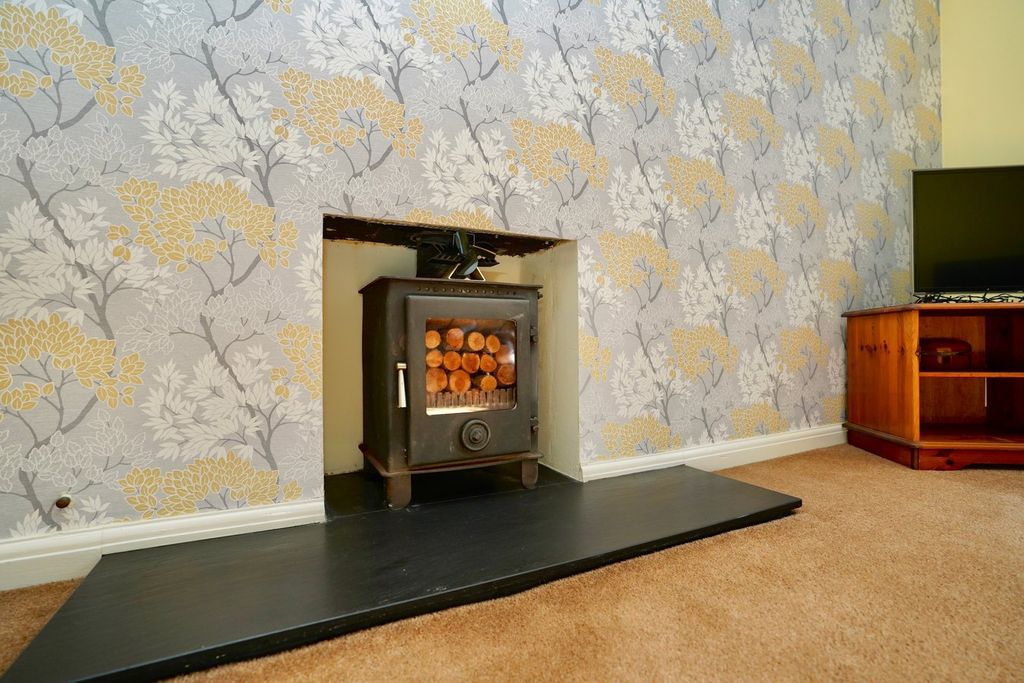 Property photo 3 of 25