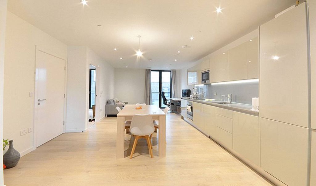 Property photo 3 of 8