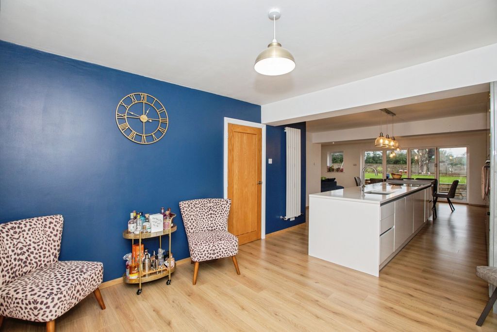 Property photo 2 of 20 Set1-24