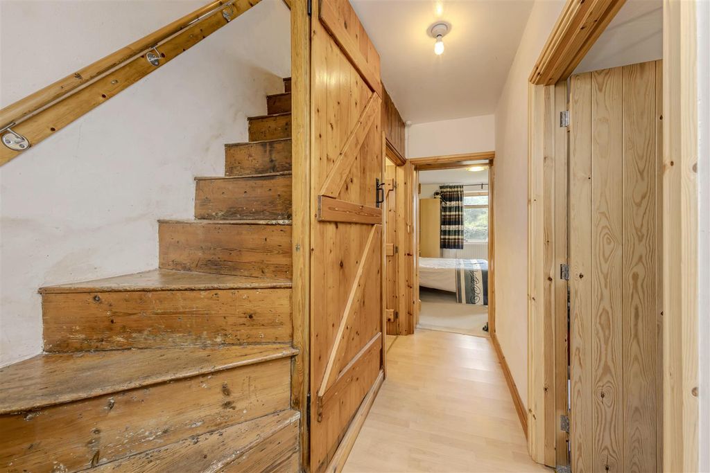 Property photo 2 of 56 Ground Floor Accommodation