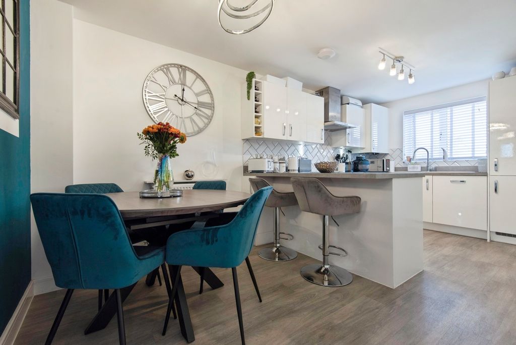 Property photo 2 of 18 Pbox-Img.Jpg