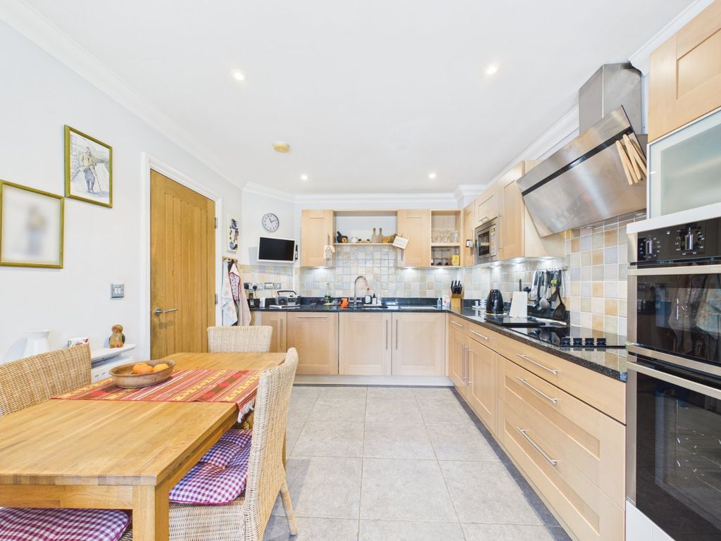 Property photo 2 of 30 Kitchen