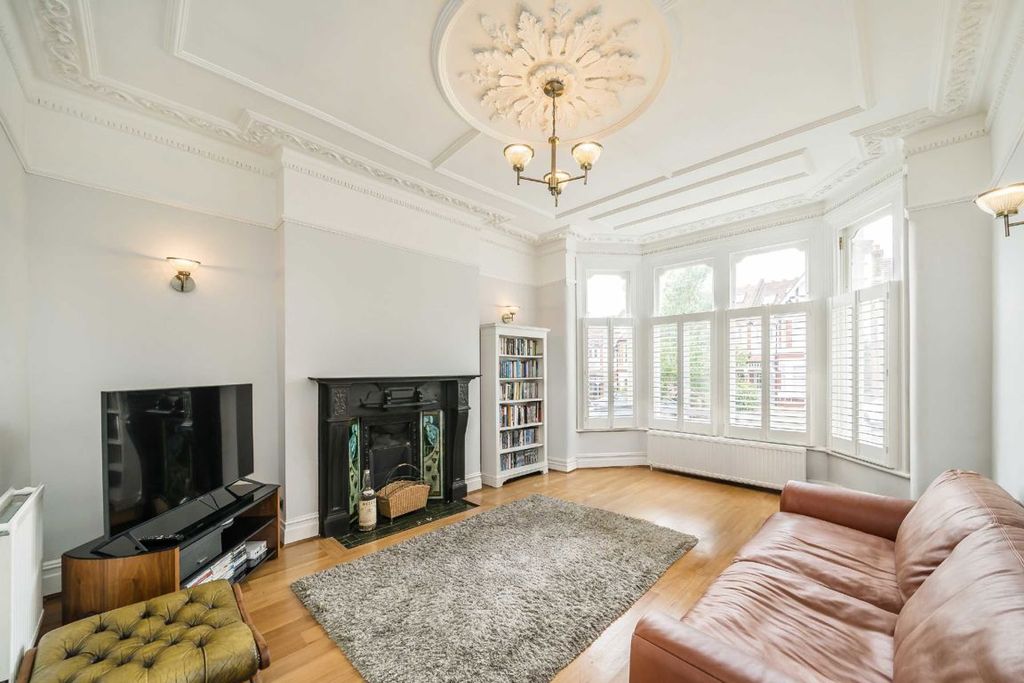 Property photo 2 of 13
