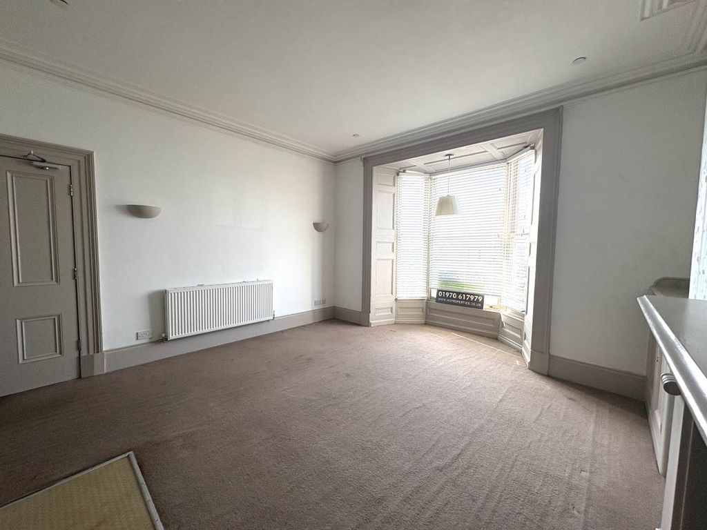 Property photo 3 of 10 Dining Area