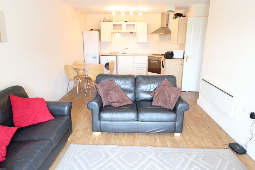 Property photo 3 of 11