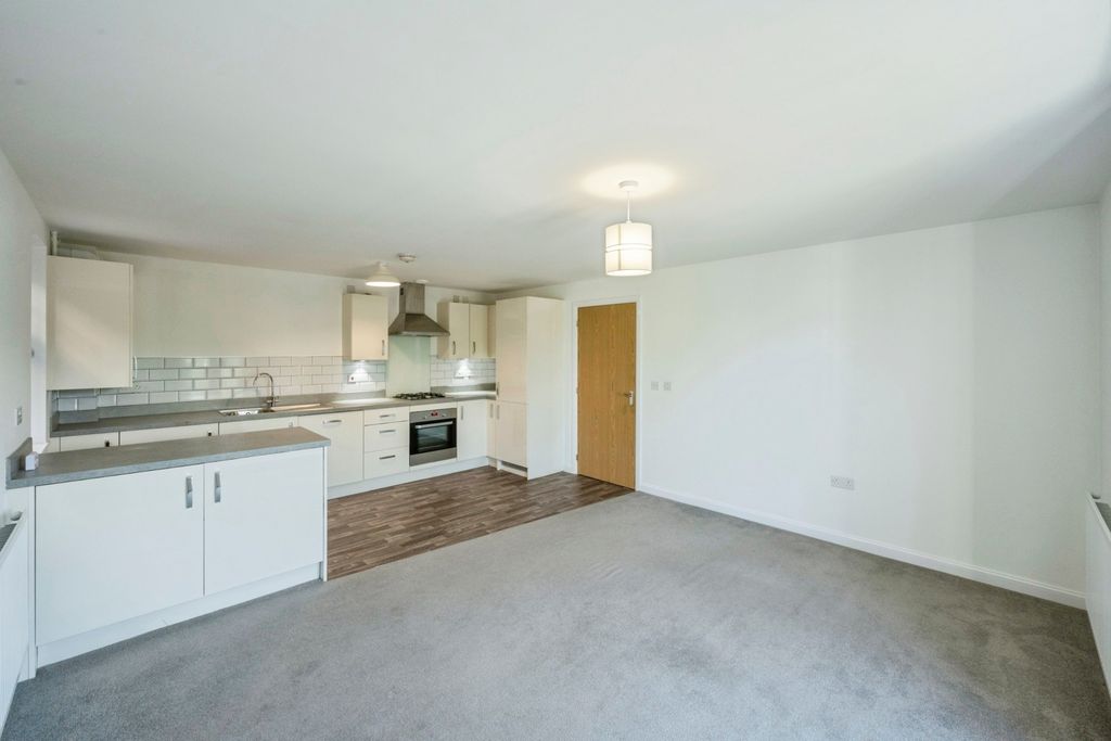 Property photo 2 of 9 Kitchen/Living Room