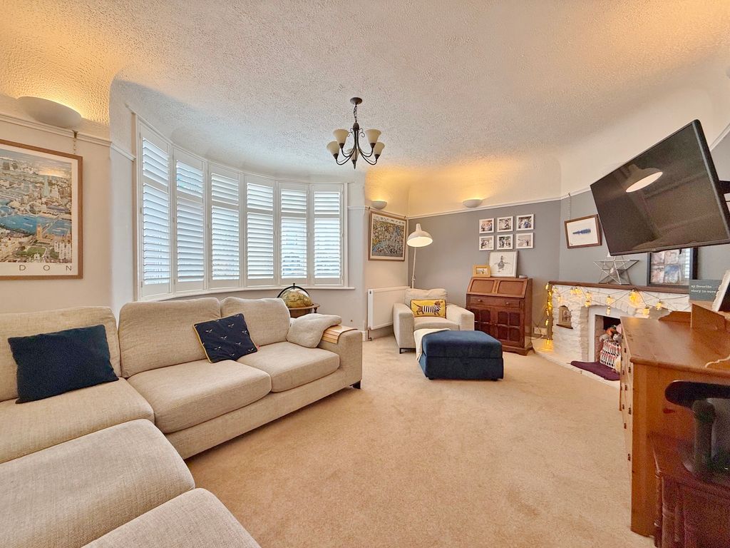 Property photo 3 of 24