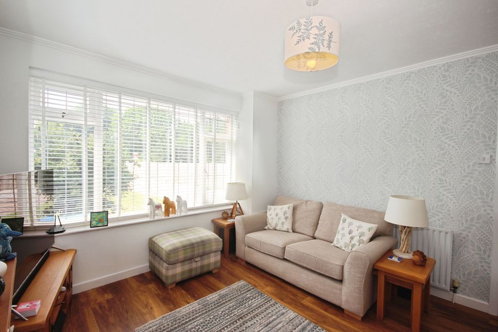 Property photo 3 of 20 Pbox-Img.Jpg