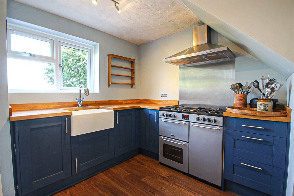 Property photo 2 of 14 Picture No. 28