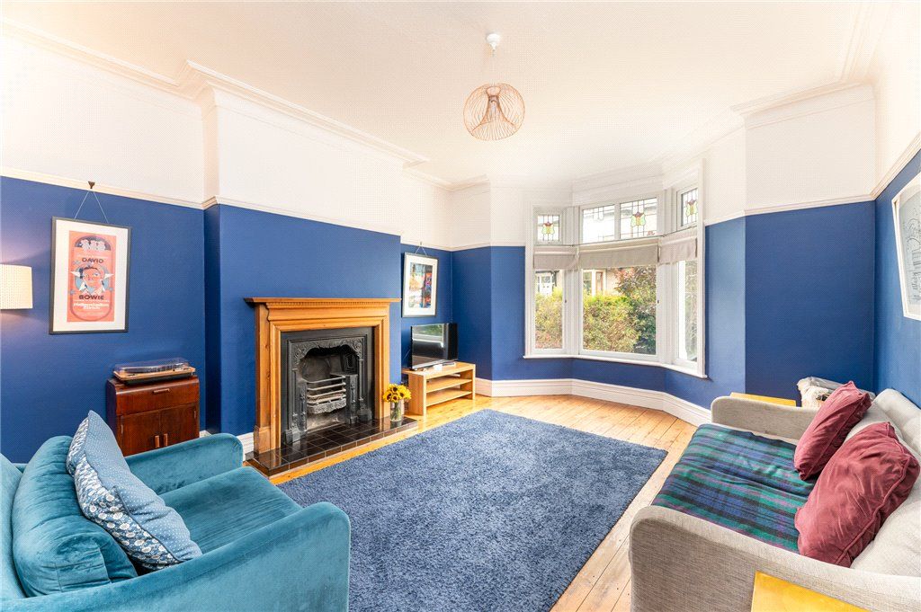 Property photo 2 of 27 Lounge