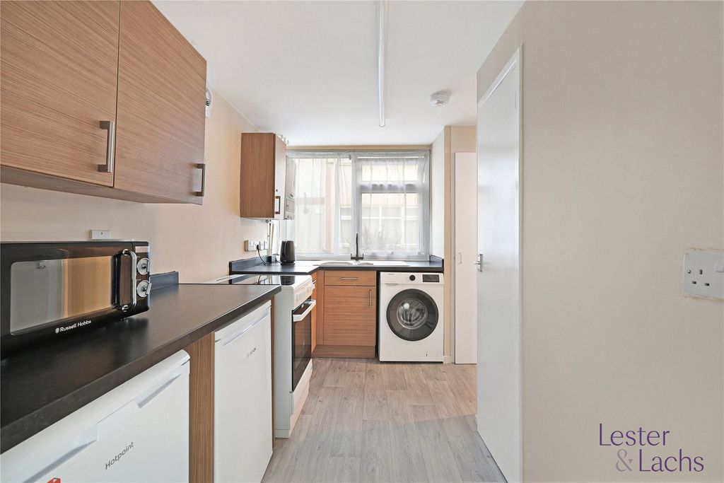 Property photo 3 of 12 Picture No. 06