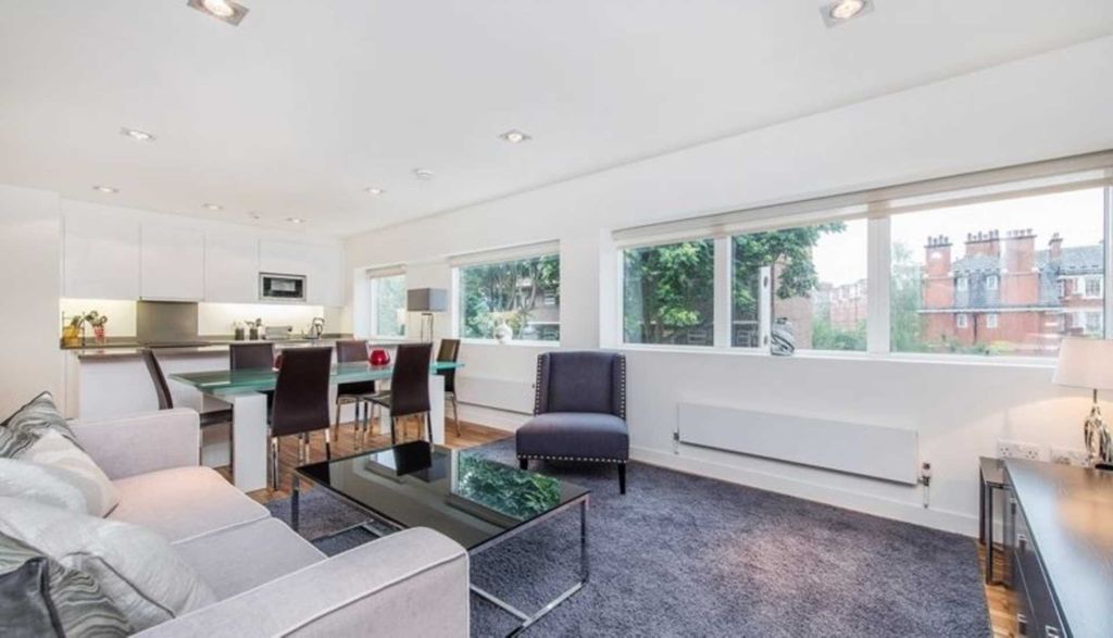 Property photo 1 of 8