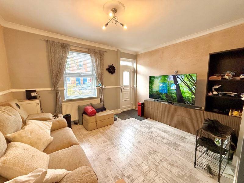 Property photo 3 of 18 Lounge