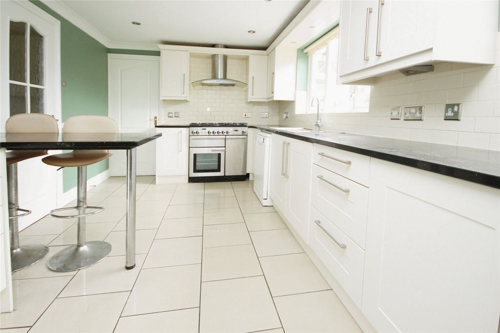 Property photo 2 of 16 Picture No. 04