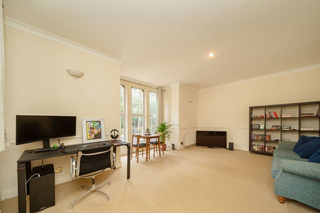 Property photo 2 of 9
