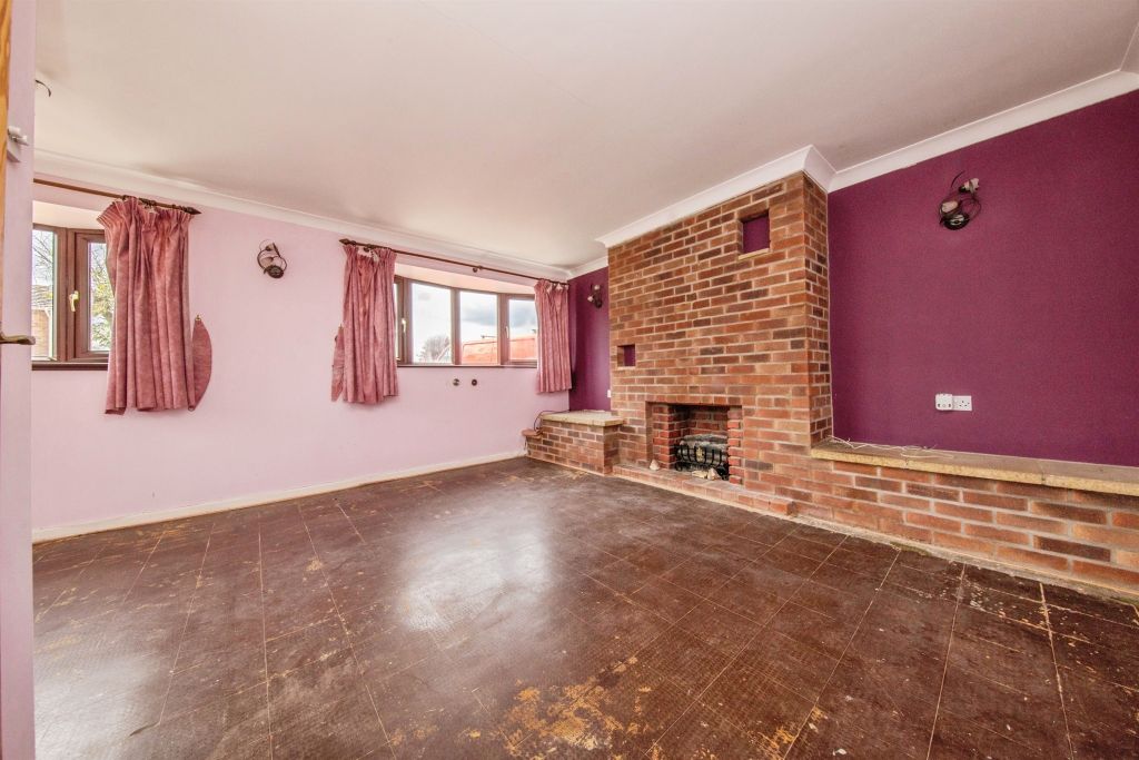 Property photo 3 of 32