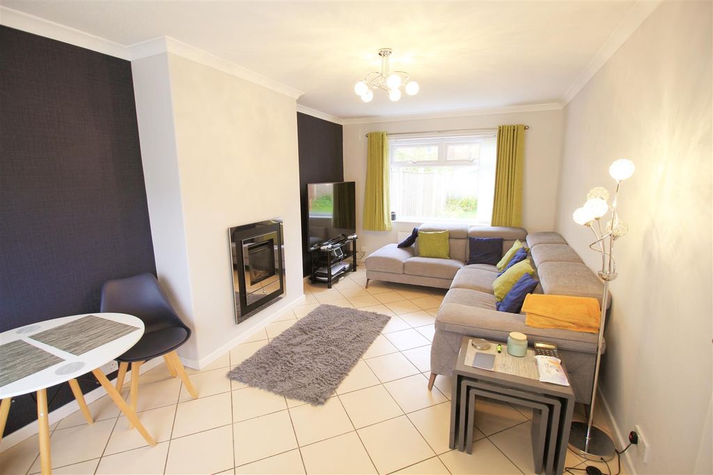 Property photo 2 of 12 Lounge..Jpg