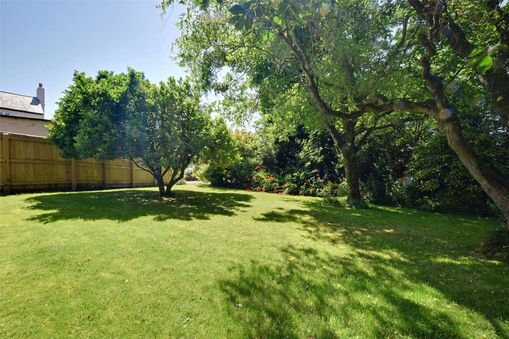 Property photo 2 of 16 Picture No. 15