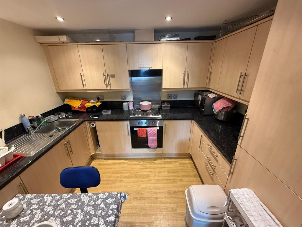 Property photo 2 of 14 Kitchen