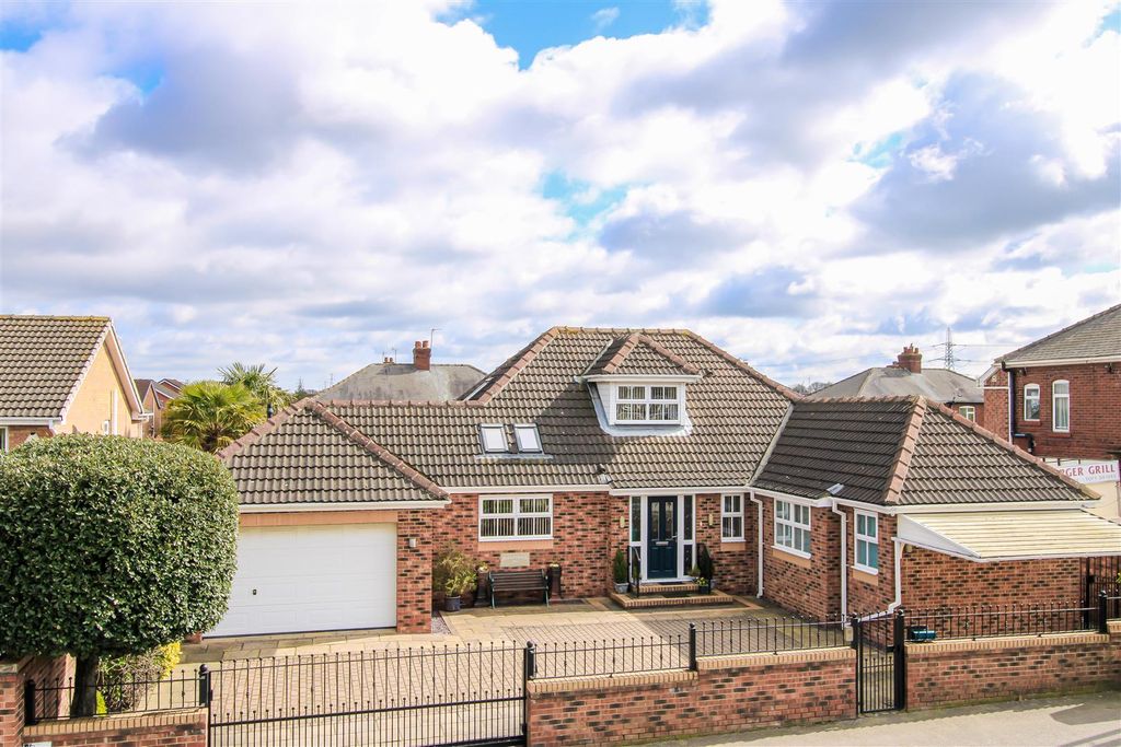 Property photo 1 of 23