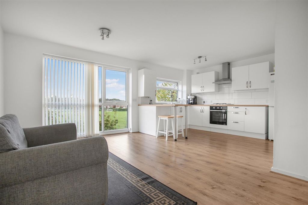 Property photo 2 of 11 Img_9915.Jpg