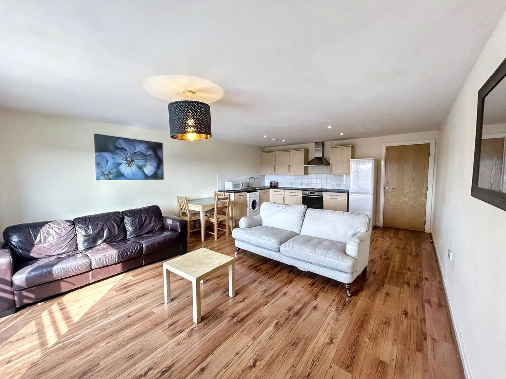 Property photo 2 of 11