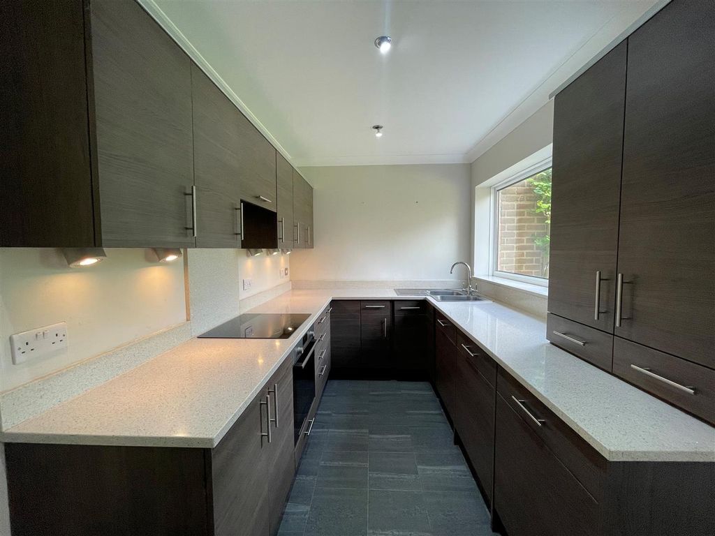 Property photo 3 of 12 Kitchen 1.Jpg