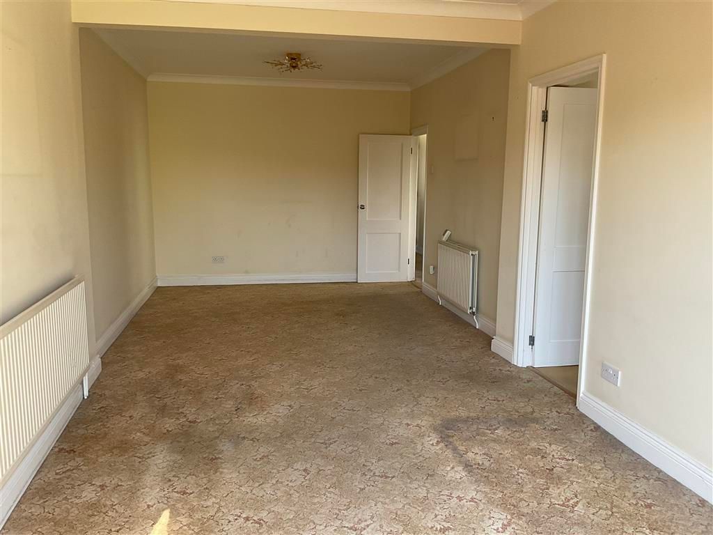 Property photo 3 of 7 Lounge