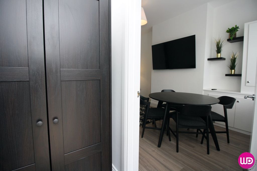 Property photo 2 of 30