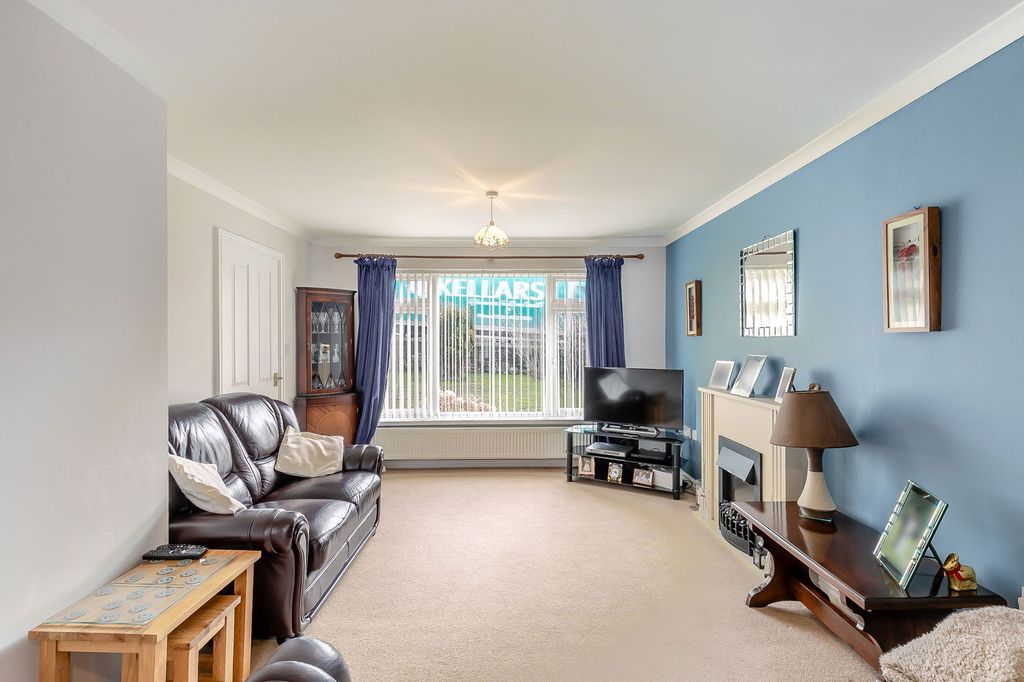 Property photo 3 of 20