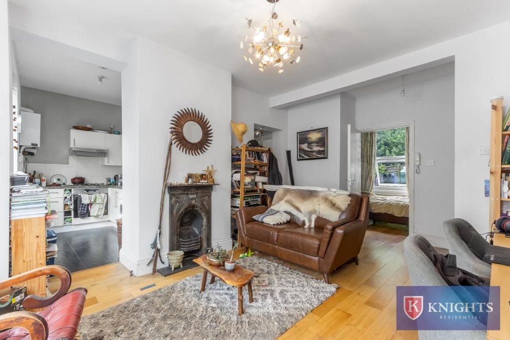 Property photo 3 of 10