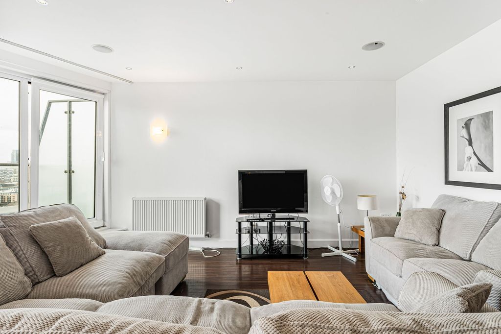 Property photo 3 of 23