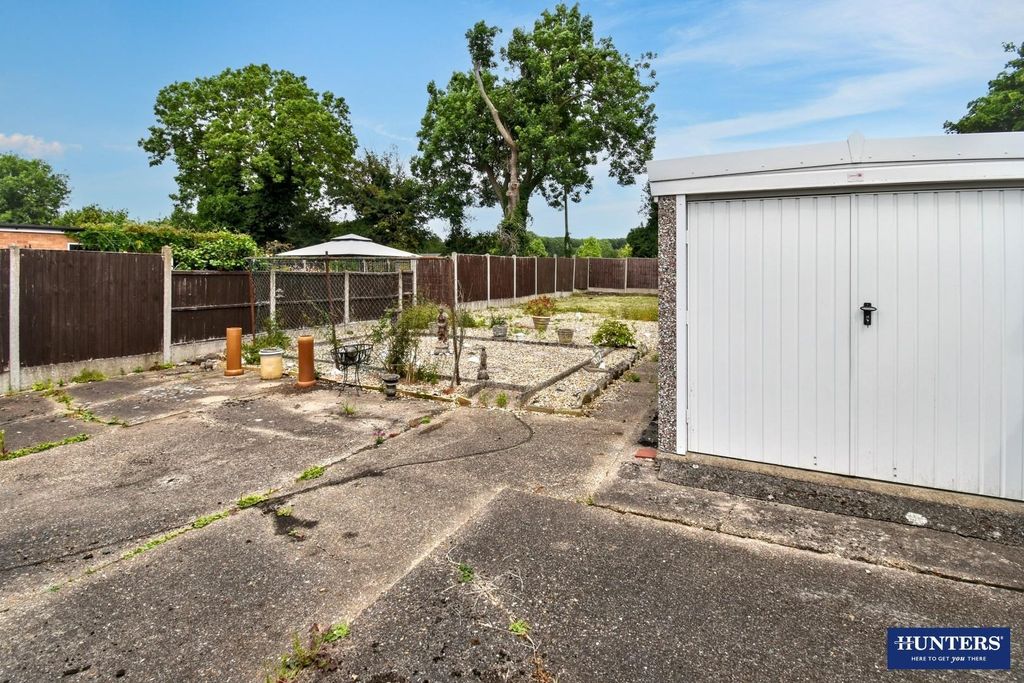 Property photo 3 of 14 Garden