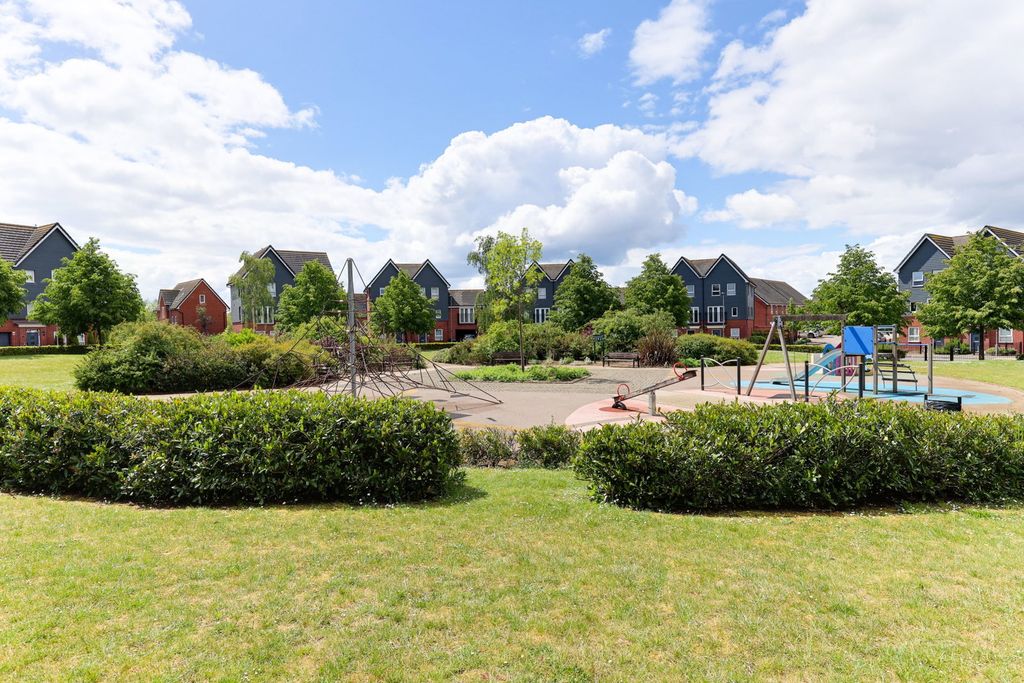 Property photo 2 of 18