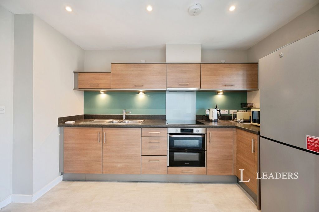 Property photo 3 of 24 Pbox-Img.Jpg