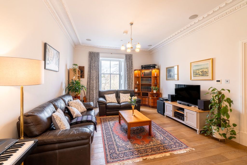 Property photo 3 of 32