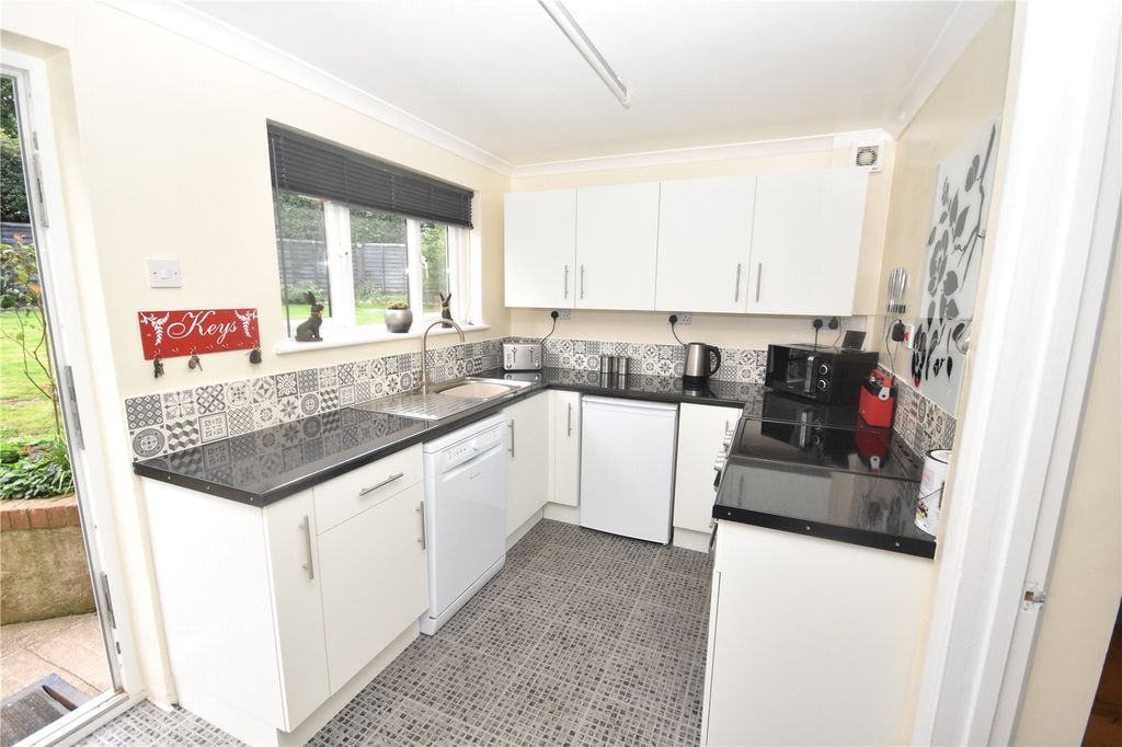 Property photo 3 of 14 Kitchen